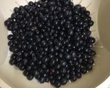 Foto del passaggio 1 della ricetta La mia schiacciata con l’uva