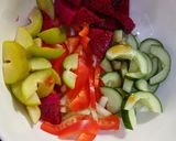 Hình bước làm 1 của món Salad rau quả, rong biển