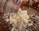 Foto langkah ke 3 dari resep Brownies with almond.