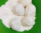 Hình bước làm 2 của món Cơm nguội bọc trứng cút chiên giòn
