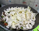 Foto langkah ke 5 dari resep Buncis tumisan daging pedas.
