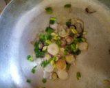 A picture of step 1 of Green capsicum sauce.