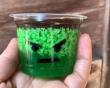 Foto langkah ke 8 dari resep Pudding karakter HULK.