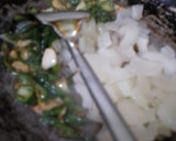 Foto langkah ke 3 dari resep Oseng Kikil sayur pelangi.