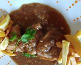 Foto del paso 5 de la receta: Solomillo con ajos tiernos, apio en salsa reducida