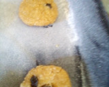 Foto del paso 4 de la receta: Galletitas de avena y pasas de uva fáciles sin Manteca
