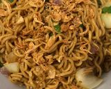 Foto langkah ke 6 dari resep Mie goreng / bakmie goreng.