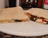 Foto del paso 9 de la receta: Calzone de queso, tomate y rúcula