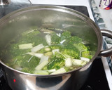 Foto del paso 2 de la receta: Crema de brócoli, trigueros y puerro