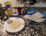 Foto del paso 1 de la receta: Bacalao rebozado con tomate y pimientos asados