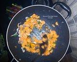 A picture of step 2 of Egg veggies sauce.