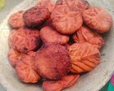 A picture of step 1 of Thekua Or Khajuria.