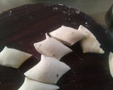A picture of step 3 of Farshi Puri.