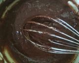 Foto langkah ke 3 dari resep Molten Choco Lava Cake.