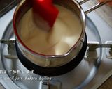 A picture of step 3 of Basic Dark Chocolate Bon Bons / Bonbon de Chocolat.