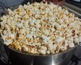 Foto del paso 2 de la receta: 🍿 Receta de Pop Acaramelado Casero (¡Igual al del Cine!)