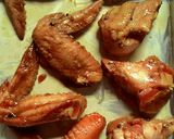 Foto langkah ke 2 dari resep honey chicken wings with blackpaper.