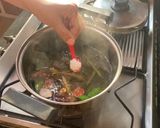 รูปขั้นตอนการทำที่ 3 ของ ต้มยำปลาทับทิมน้ำใส(สูตรคุณตา)