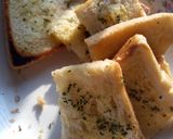 Foto langkah ke 3 dari resep Roti panggang mentega.