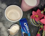 A picture of step 1 of Oreo shake.