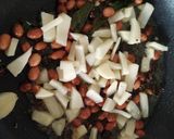 मटार बटाटा पोहे (matar batate pohe recipe in marathi) रेसिपी स्टेप 3 फोटो 