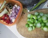 Foto langkah ke 1 dari resep Garang Asem Belimbing Wuluh.