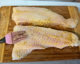 Une image de l'étape 3 de Filets de flétan marinés grillés.