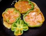 รูปขั้นตอนการทำที่ 4 ของ พริกหวานไข่เจียวไก่สับ