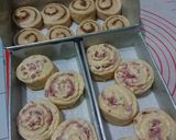 Foto langkah ke 3 dari resep Smoked Beef Cheese Roll Bread.