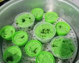 Foto langkah ke 6 dari resep Kue putu dengan cetakan.