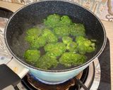 Foto langkah ke 2 dari resep Baked Potato Cheese Broccoli.