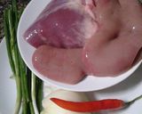 Hình bước làm 2 của món Bún gạo xào tim cật