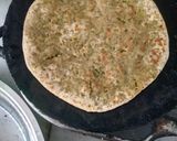 A picture of step 3 of Peas paratha.