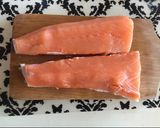A picture of step 3 of Salmon with curry cream sauce (Losos s kari smotanovou omáčkou).