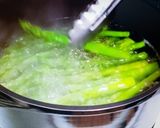 Foto del paso 3 de la receta: Pollo en salsa de naranja con espárragos