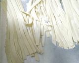 Foto langkah ke 4 dari resep 51. Stik Bawang Ekonomis, Renyah & Gurih.
