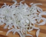 Foto del paso 1 de la receta: Chipirones a la plancha con cebolla pochada
