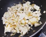 Foto del paso 2 de la receta Salteado de lubina con coliflor al dente ¡Low carb!