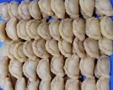 Foto langkah ke 4 dari resep Pastel Abon Mini ngeprul empuk.