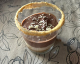 Foto del paso 4 de la receta: Vasito de yogur con dos chocolates