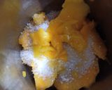 A picture of step 2 of Mango shake.