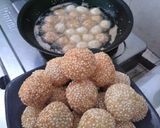 Foto langkah ke 4 dari resep Onde-Onde Isi Kacang Hijau.