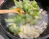 Une image de l'étape 8 de Pommes de terre et céleri au bouillon de porc.