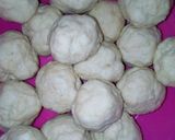 A picture of step 2 of Chapatti with egg sauce.