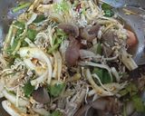 รูปขั้นตอนการทำที่ 1 ของ “ยำมาม่าหมูยอ”