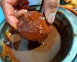 A picture of step 4 of Chocolatty golgappa.