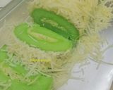 Foto langkah ke 4 dari resep Bolu gulung pandan keju.