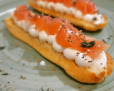 Foto del paso 5 de la receta: Montadito de queso crema y salmón en base de masa choux