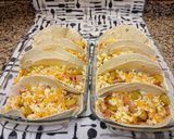 Foto del paso 3 de la receta: Tacos de patatas, cheddar, queso, y lomo adobado