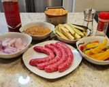 Foto del paso 1 de la receta: Guiso de salchichas con berenjena y pimientos